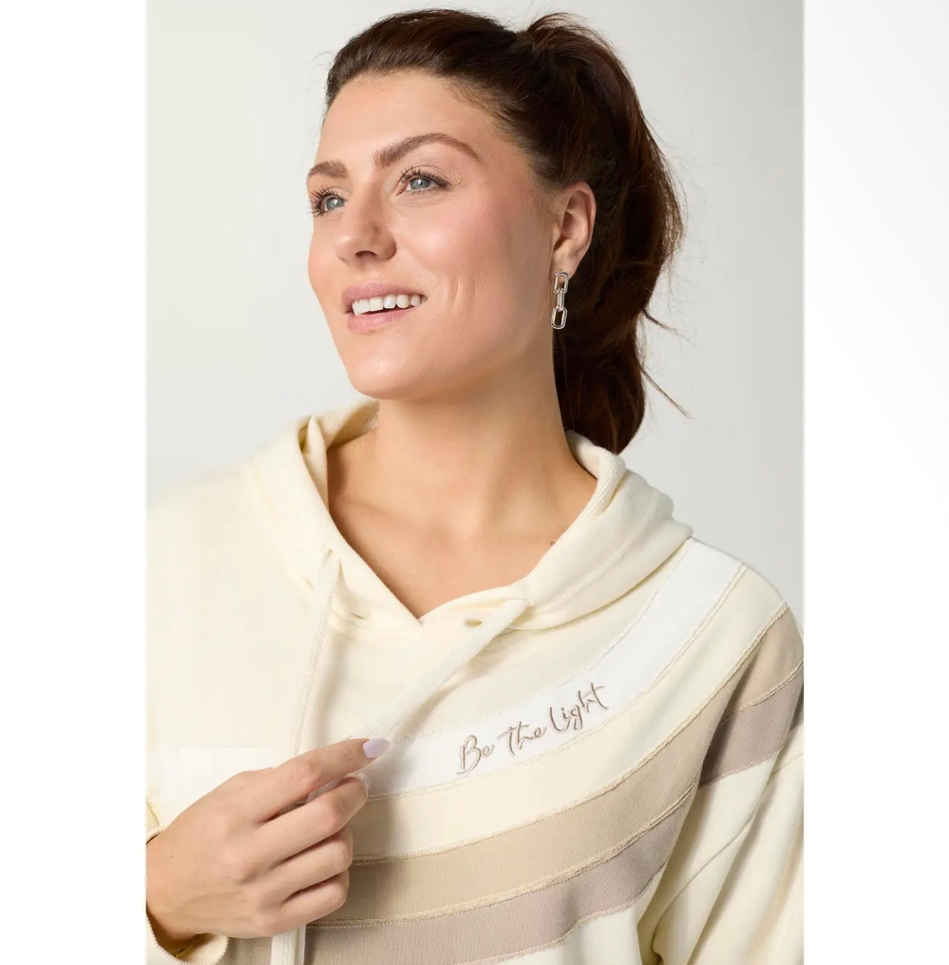 BE THE LIGHT HOODIE