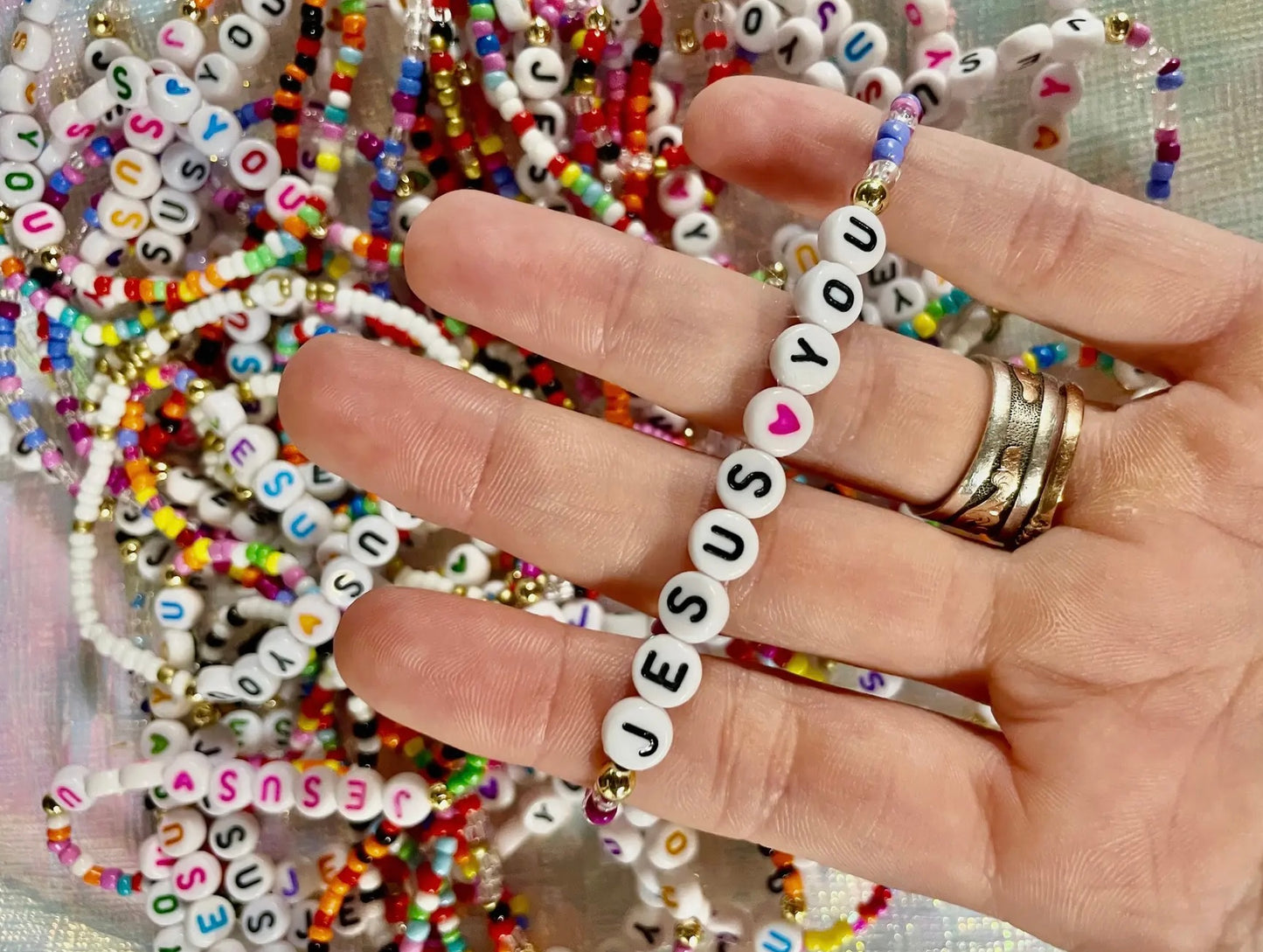 JESUS LOVES YOU BRACELET