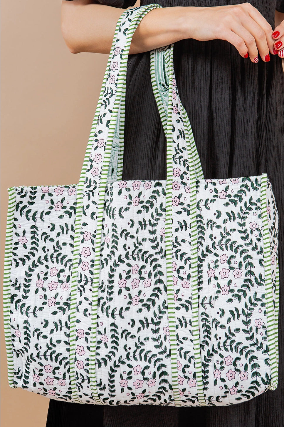 PRETTY PETALS QUILTED REVERSIBLE TOTE BAG