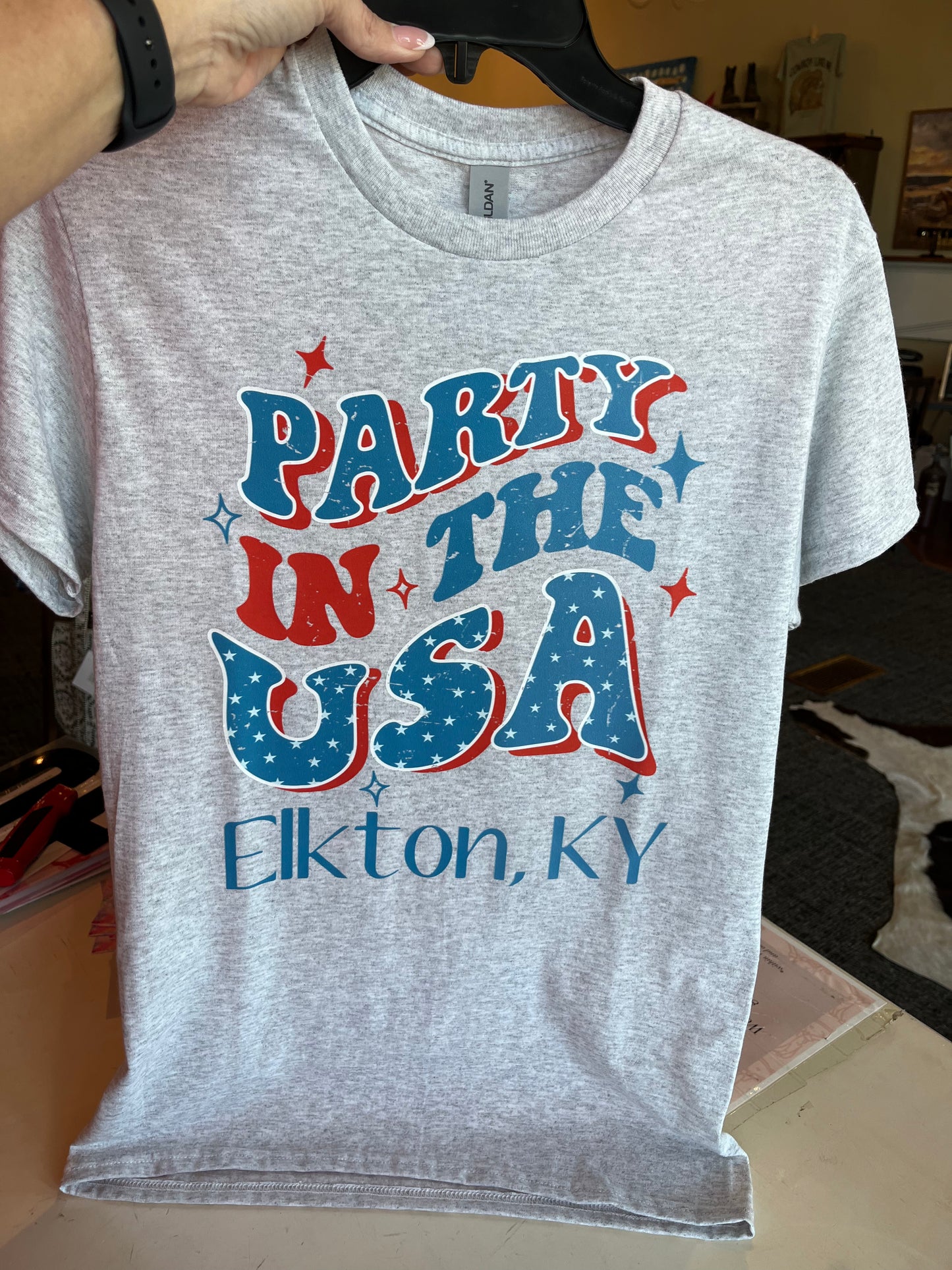 PARTY IN ELKTON TEE