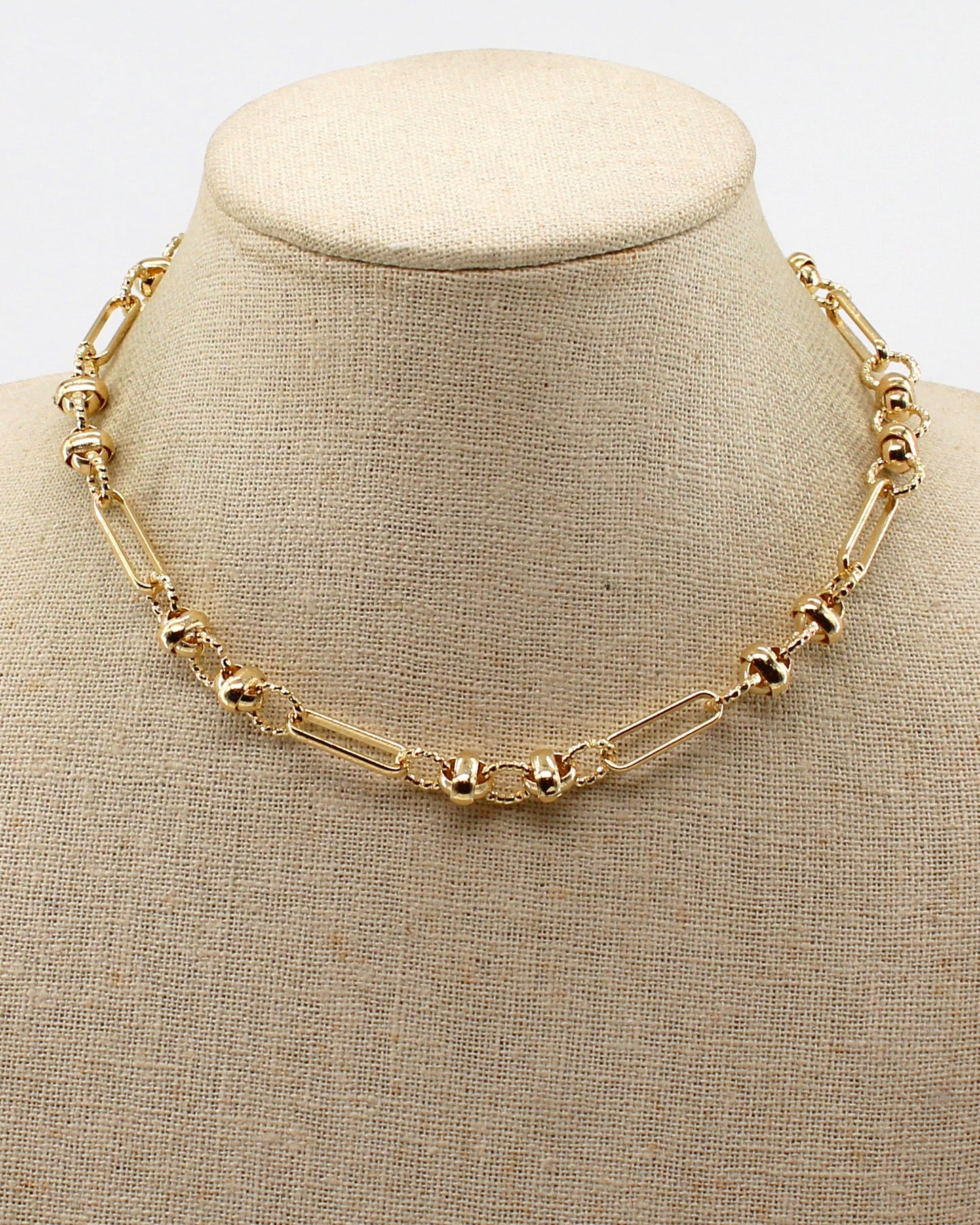 GOLDEN LINKS NECKLACE