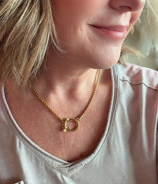 LOCKET NECKLACE