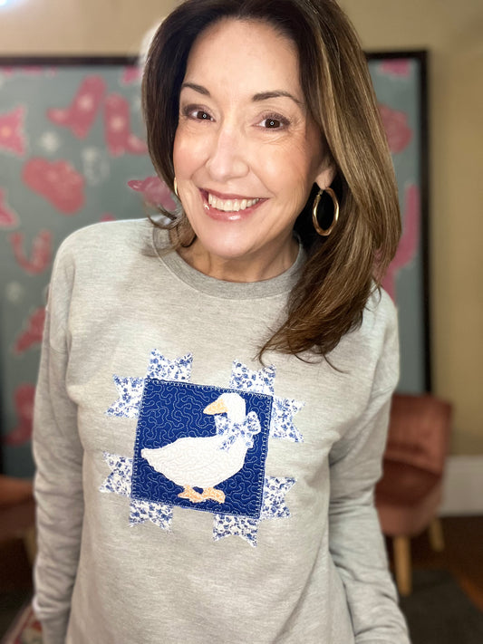 COUNTRY COTTAGE GOOSE QUILTED SWEATSHIRT