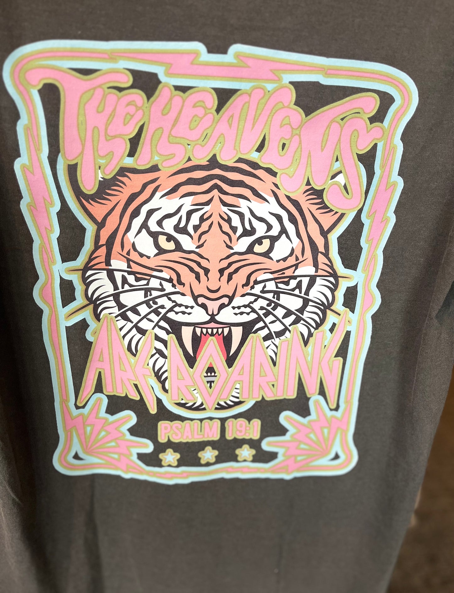 THE HEAVENS ARE ROARING TEE