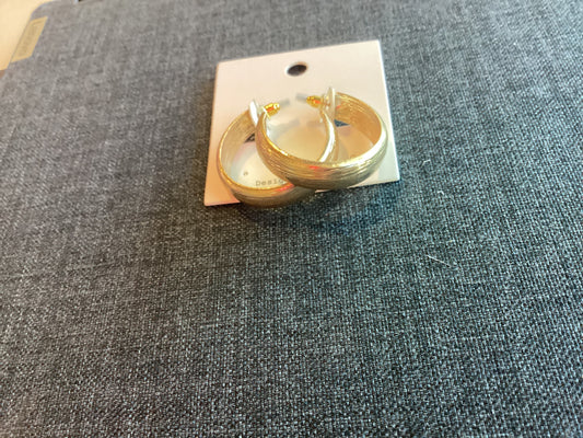 TEXTURED GOLD HOOPS